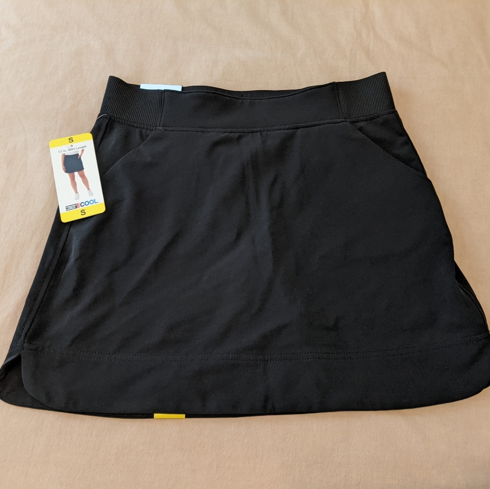 Black skort